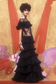 #Valentino #Spring1991Couture #Fashionshow #Supermodels90s Vintage Valentino, Fashion Books, Modern Fashion, Couture Fashion