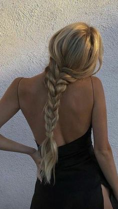 Hairstyles For Dresses With Open Back, Hairstyles For Backless Dress, Hair Things, Fishtail Braid