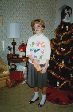 Girls just wanna have fun for Christmas ~ Funny Awkward Family Christmas Photos ~ 1980s fashions Awkward Family Christmas, 1980s Christmas, Vintage Christmas Photos, Awkward Family Photos, Christmas Family Photos, Vintage Classics, Old Fashioned Christmas, Christmas Past, Christmas Memory