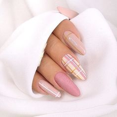 Spring Nail Design, Cute Spring Nails, Lines On Nails, Nail Design Ideas, Striped Nails, Best Nail Art Designs, Nail Fashion, Spring Nail Art