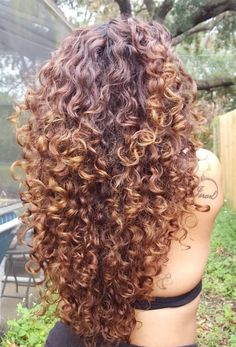 Long Curly Hairstyles, Layered Curly Hair, Hairstyle Youtube, Beautiful Curly Hair, Curly Hair Inspiration, Curly Hair Tips, Curly Hair Cuts