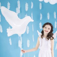 This white dove foil balloon will look beautiful at your wedding as an extra decoration. Inflate with air or helium (not included) **WARNING - RISK OF CHOKING, SMALL PARTS** Size approx. 77 x 66 cm (30 x 26). See our Wedding ideas here; https://www.etsy.com/uk/shop/LuckandLuck?ref=simple-shop-header-name&listing_id=884047547&section_id=27252527 Lets Connect: etsy.com/uk/shop/LuckandLuck pinterest.co.uk/luckandluck twitter.com/LuckandLuckShop 30 White Dove Foil Balloon, Wedding Party Balloon, Com Communion Balloons, Hen Party Decorations, Deco Ballon, Wedding Doves, First Communion Decorations, Communion Decorations, Rose Gold Balloons, Birthday Party Balloon, White Dove