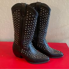 Vintage Dingo Cowgirl Black Silver Studded Boots Size 7.5 Western Cowboy Rodeo In Excellent Vintage Condition If Ordered Before Noon Cst Shipped Same Day! Tags: Casual, Comfy, Lightweight, Lulu, Asos, Athletic, Athletica, Active, Cropped, Crop, Pullover, Long Sleeves, Short Sleeve, Hard To Find, New, Bnwt, Nwt, Workout, Work Out, Loungewear, Gym, Exercise, Yoga, Everyday, White, Jacket, Hoodie, On The Move, Athletic Athleisure, Sports, Run, Walk, Workout, Gym, Streetwear, Running, Walking, Hike, Black Western Boots With Rhinestone Rivets, Silver Boots With Rhinestone Rivets And Round Toe, Silver Round Toe Boots With Rhinestone Rivets, Edgy Silver Boots With Studs, Edgy Silver Studded Boots, Silver Spiked Round Toe Boots, Western Boots With Silver Studs For Fall, Trendy Boots With Silver Studs And Round Toe, Silver Punk Boots With Rivets