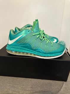 Used about 3 times. Kept in the box, comes with extra set of color laces. Poison green. Still practically new. Be Still, Air Max, Athletic Shoes, Men's Shoes, Shoe Accessories, Mens Accessories, Nike, Lace, Green