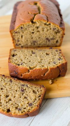 Discover how to make moist and delicious vegan banana bread with this easy recipe! Perfect for breakfast or dessert.