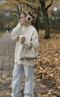 Outfit Ideas Winter Casual, Uggs Outfits, Outfit With Uggs, Stile Blair Waldorf, Adrette Outfits, Estilo Indie, Cozy Fall Outfits, Cozy Winter Outfits