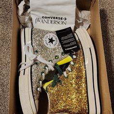 Nib Converse Glitter Jw Anderson Platform. Both Green And White Shoe Laces. Dust Bag Included. M6/W8. Smoke Free Home. Converse Glitter, Converse Bag, Converse Gold, Converse Platform, White Shoe, Shoe Fits, Jw Anderson, Womens Converse, Shoes Shoes