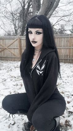 Fairy Hoodie, Maquillage Goth, Goth Makeup Looks, Trad Goth Makeup, Dark Makeup Looks, Swag Makeup, Goth Look, Alt Girls, Alternative Makeup