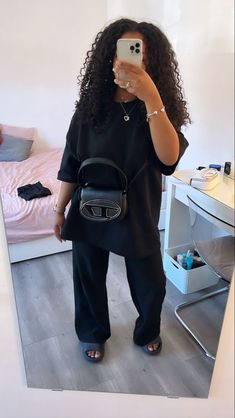 Casual Chic Aesthetic Outfits, Clean Look Black Women, Spring Europe Outfits European Vacation, Soft Mom Aesthetic, Block Party Outfit, All Black Casual Outfit, Golden Aura, Olaplex No 3, Marc Jacobs The Tote Bag