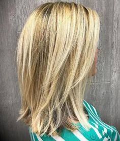 Blonde Lob With Long Layers Blond Lob, Nails Health, Medium Blonde Hair, Medium Blonde, Shoulder Length Hair Cuts