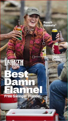 Remember how flannels used to be? We still make ’em like that. Korean Clothing Brands, How To Look Expensive, Inexpensive Clothes, Womens Flannel Shirt, Ageless Style, Flannel Women, Look Younger, Style Mistakes, Korean Outfits