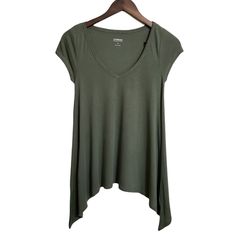 Nwt Express Asymmetrical Short Sleeved Top Sage Green Women's Size Xs Flat Lay Measurements (Approx) Pit To Pit 14.5" Length(From Shoulder To Hem)26" Length At Longest Point 32" Condition: New With Tags A4461 Box U2 Other Listings J.Crew Abercrombie And Fitch Nike Levi's Columbia Lee Victoria's Secret Wrangler Talbots Skechers Adidas Chico's Fila Vince Camuto Old Navy Athleta Eddie Bauer Madewell Ralph Lauren Polo Ann Taylor Loft Disney Free People Tailorbyrd Puma Gloria Vanderbilt Dialogue Demo Spring Casual High-low Hem Tops, Spring Layering Tops With High-low Hem, Trendy Summer Tops With High-low Hem, Fitted Summer Tops With Curved Hem, Spring Tops For Layering With High-low Hem, Fitted Summer Top With Curved Hem, Spring Fitted Top With Curved Hem, Trendy High-low Hem Tops For Summer, Trendy High-low Hem Tops For Spring