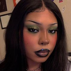 Organizing Makeup, Alt Makeup, Alternative Makeup, Green Makeup, Edgy Makeup, Black Makeup, Cute Makeup Looks, Makeup Eye Looks, Goth Makeup