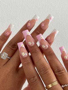 Valentines Nail Inspo Coffin, Cherry Coffin Acrylic Nails, Acrylic Nails Ideas With Flowers, Acrylic Nail Designs Flowers Simple, Simple Spring Outfits For Work, Medium Acrylic Nails Flowers, Buttercup Inspired Nails, Pink And White Ombre Nails With Flowers, Cute Flower Acrylic Nails