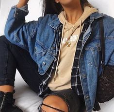 Style Androgyne, Crazy Dresses, Teenage Outfits, Outfit Jeans, Androgynous Fashion, Teenager Outfits, Costume Outfits