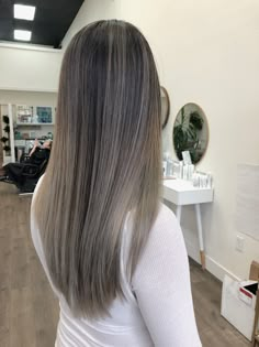 Straight Ash Blonde Balayage, Ashy Brown Balayage With Silver Tones, Grey Balayage Straight Hair, Silver Ash Balayage, Silver Balayage Straight Hair, Ash Balayage Straight Hair, Ash Grey Balayage Straight Hair, Straight Mushroom Brown Hair, Shadow Balayage Ash Brown