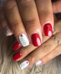 Christmas Gel Nails, Makijaż Smokey Eye, White Nail Polish, Cute Gel Nails, Christmas Nails Acrylic, White Nail, Xmas Nails, Dipped Nails, Christmas Nail