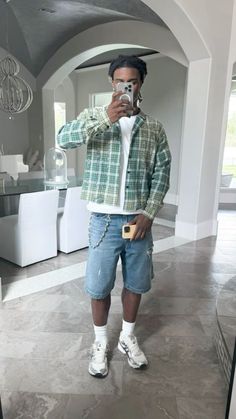 Light Blue Streetwear Outfit, Men’s Casual Outfit Ideas, Men Baggy Cargo Pants Outfit, Dress Outfits Men Classy, Tailgate Outfit Men, Hawaii Style Men, Thrifting Outfits Men, Men’s Jean Shorts Outfits, Mens Outfits Summer 2024