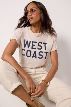 Show your love for the West Coast with this graphic tee by Retro Brand Black Label, crafted in vintage-feel fabric with a relaxed fit and raw edge hem. Add it to your weekend wardrobe with jeans, leggings, or wide leg pants.