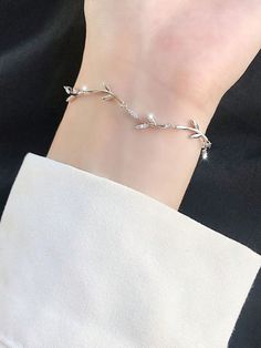 Fancy Silver Bracelets, Bracelets For Prom, Styling Bracelets, Silver Bracelets Designs For Women, Silver Prom Bracelet, Julery Aesthetic, Silver Bracelet Jewelry, Silver Bracelet Design For Women