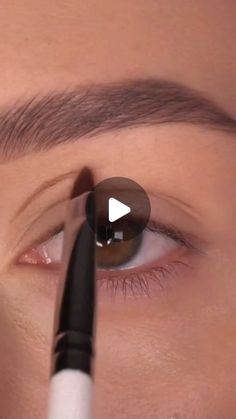 Shadow Ideas, Perfect Winged Eyeliner, Palm Mehndi Design, Makeup Mistakes, Beauty Games, January 26, Winged Eyeliner, Makeup Techniques, Makeup Essentials