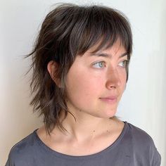 Modern Shag Haircuts Medium Shaggy Hairstyles Here we have the best information, tips and suggestions Access our Blog Mullet Haircut Woman, Modern Mullet Haircut, Medium Shag Hairstyles, Medium Shaggy Hairstyles, Medium Shag, Modern Shag Haircut, Shaggy Short Hair, Mullet Haircut, Shag Hairstyles