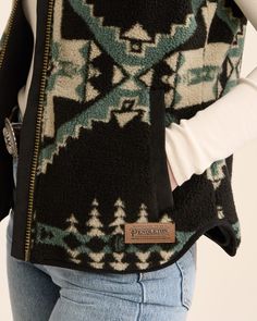 Pendleton Westerly Women, Pendelton Vest, Womens Western Outfits, Cowboy Outfits For Women, Ski Trips, Farm Clothes, Cute Country Outfits, Western Style Outfits, Western Outfits Women