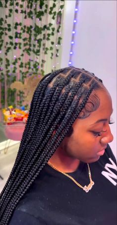 Medium Knotless Mid Back, Bussdown Knotless Braids, Shmedium Knotless Braids Long, Baddie Knotless Braids, Regular Knotless Braids, Box Braids With Knots, Medium Long Knotless, Medium Large Knotless Braids, Knotless Braids Black Women