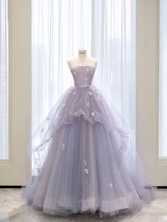 Pretty Ball Gowns Princesses, Debut Gowns 18th Elegant Purple, Ball Gowns Pastel, Ball Dresses Purple, Purple Debut Dress, 18th Debut Dress, Vestidos Xv Aesthetic, Tulle Evening Dress Princesses