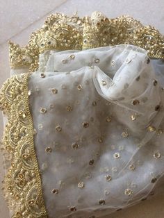 More dupatta here in our collection https://www.etsy.com/shop/neelcreations/?section_id=15880219 White with embroidery Indian dupatta. It has beautiful golden border. Scallop border with dull gold color. ★ The mirror is not real. ★ It can be made in other colors and longer in length also. We can also change the border if you want. Approximate length 88-90 inches. We can increase length so please contact us if you want longer dupatta. These designer dupattas are very much in trend. Pair them with Wedding Head Wrap, Duppattas Designs Ideas, Wedding Dupatta, Bridal Dupatta, Lehenga Suit, Girls Party Wear, Zari Embroidery, White Indian Wedding, Wedding Veil Accessories