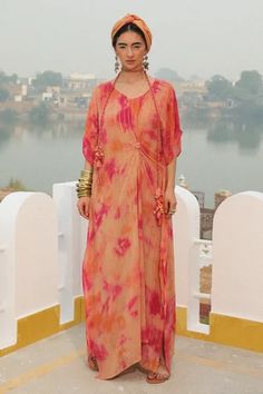 Shop for Enech Orange Shimmer Georgette Tie Dye Kaftan With Handmade Necklace for Women Online at Aza Fashions Kaftan Sleeves, V Neck Kaftan, Tie Dye Kaftan, Tassel Ornament, Handmade Necklace, Necklace For Women, Aza Fashion, Sleeve Type, Color Orange