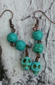 Funky Twist on a Cool Classic. Turquoise Skull Earrings. Lightweight. Domino Jewelry, Sugar Skull Jewelry, Engraved Rolling Pins, Diy Jewelry Projects, Biker Jewelry, Jewelry Making Earrings, Beaded Tassel Earrings, Skull Bracelet, Earrings Bohemian