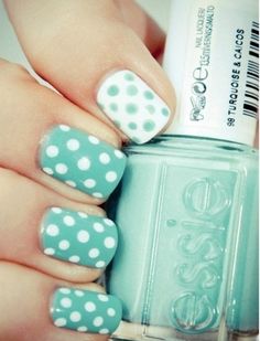 Polka dots. I'd do the reversed one on the ring finger instead Polka Dot Nail Art Designs, Dot Nail Art Designs, Do It Yourself Nails, Nail Art Diy Easy, Easy Nails