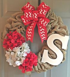 a wreath that has the letter s on it