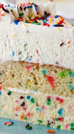 Cake With Whipped Icing, Millionaire Cheesecake, Millionaire Cake, Funfetti Recipes, Cheesecake With White Chocolate, Funfetti Cheesecake, Life Love And Sugar, Whipped Icing, Cake Mousse