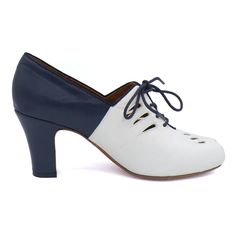 Sydney – Re-Mix Vintage Shoes Vintage Shoes Women, Fancy Shoes, Shoe Repair, Shoe Company, Navy Leather, The Vamps, Vintage Shoes, Womens Oxfords, Cut Outs