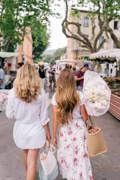 Contributor Series: Market Breakfast Table In France French Princess, Street Styl, Southern Fashion, Julia Berolzheimer, Beachy Style, Gal Meets Glam, Summer Trip, Breakfast Table, French Country Style