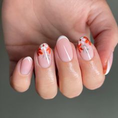 Megan Nails, Bridal Florals, Short Nail Art, Nails Floral, Nail Hacks, Cute Short Nails, Broken Nails, Cute Gel Nails, Short Nail