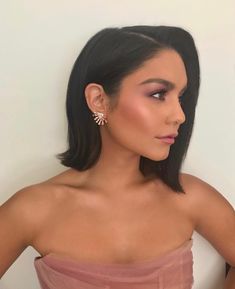 Curly Hair Inspo Hairstyles, Hair Inspo Hairstyles, Vanessa Hudgens Short Hair, Vanessa Hudgens Hair, Inspo Hairstyles, Curly Hair Inspo, Sleek Short Hair, Queen V