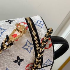 ADC Fashion Lu-Vi bags - 110 A+ Excellent Quality copies; Contact us if you've any questions in your mind. Lv Bags, Best Bags, Lv Bag, Luxury Women, Cute Bag, New Handbags, Crossbody Shoulder Bag, Louis Vuitton Bag, Luxury Bags