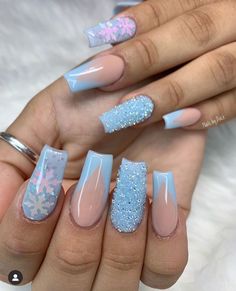 Baby Blue Holiday Nails, Light Blue Winter Nails Acrylic, Baby Blue Winter Nails Acrylic, Baby Blue Christmas Nails, Light Blue Christmas Nails, Ongles Baby Blue