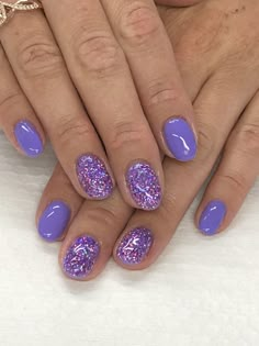 Short Almond Nail Designs Spring, Spring Nails 2023 Gel Glitter, Spring Nails With Accent Nail, Light Elegance Gel Nails, May Gel Nails, Early Spring Nails Dip, Dip Nail Ideas Spring, Spring Sns Nails, Cute Nail Colors For Spring