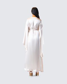 She’s boujee or whateva 👑 Made from satin fabric and complete with a tie belt and oversized bell sleeves, this robe will make you feel like a million bucks - even when you’re just lounging around 👏 Black Off Shoulder, Satin Maxi, Graphic Top, White Jersey, Pocket Pants, White Mini Dress, Tie Belt, Satin Fabric, Make You Feel