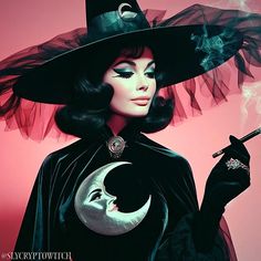 Whimsigothic Photoshoot, Horror Costume Ideas For Women, Glamour Witch Aesthetic, Retro Horror Aesthetic, Vintage Witch Aesthetic, 80s Witch, Pinup Witch, Retro Witch, Halloween Pin Up