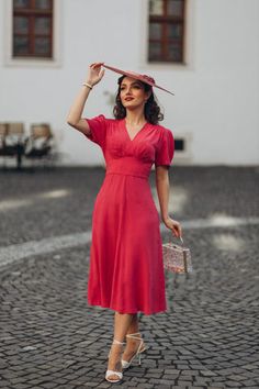 "Dolores" Swing Dress in Raspberry, A Classic 1940s Inspired Vintage Style Vintage Dresses 1940s, 50s Inspired Dress, 1940s Looks, 1940s Outfits, The Blitz, Vintage Style Dresses, 50s Fashion, Novelty Print, Inspired Dress