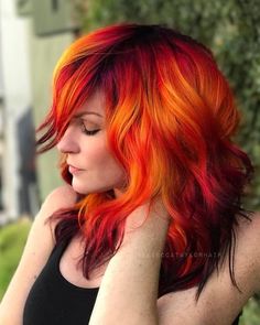 Red And Orange Hair, Fire Hair Color, Fire Woman, Fire Pokemon, Bright Hair Colors, Bright Hair, Short Hair Color, Foto Poses