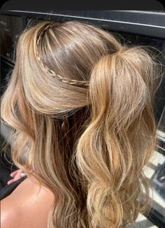 Hoco Hairstyles, Hot Hair Styles, Penteado Cabelo Curto, Long Blonde