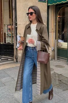 How To Make Jeans, Look Boho Chic, Stile Hijab, Trench Coat Outfit, Skandinavian Fashion, Chique Outfits, Outfit Chic, Looks Party, Looks Street Style