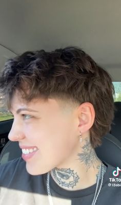 Masc Undercut Hairstyles, Gender Queer Haircuts, Haircuts For Masc Women, Masc Haircut Round Face, Semi Mullet Women, Gender Neutral Mullet, Mullet Fade Women, Shaggy Short Mullet, Queer Masc Haircut