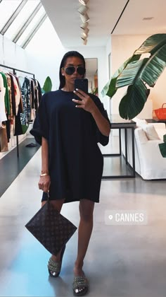 Big Tshirt Dress Outfit, Chic Black Outfits Summer, Casual Classy Outfits Summer, La Girl Style, Standout Outfits, Sunday Funday Outfit, Basters, Looks Street Style, Causual Outfits